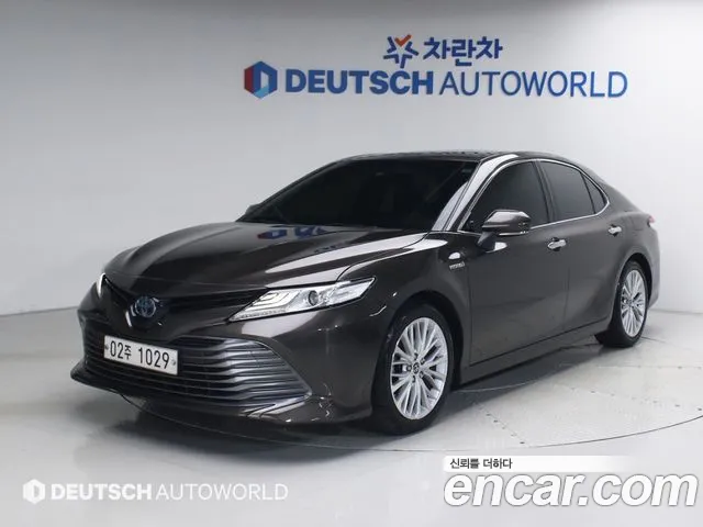Toyota Camry (XV70) 2.5 XLE Hybrid