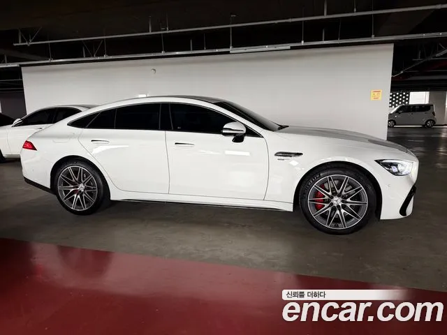 Mercedes-Benz AMG GT 4 43 4MATIC+