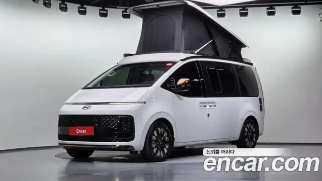 Hyundai Staria 2WD Prestige 4