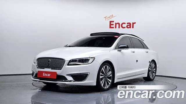 Lincoln MKZ Hybrid 2
