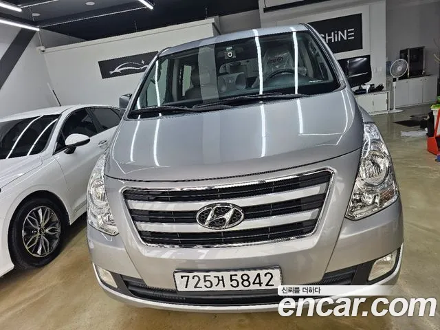 Hyundai Grand Starex 12