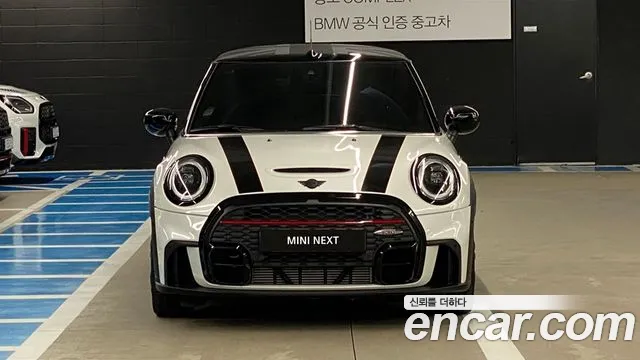 MINI Cooper Base 3