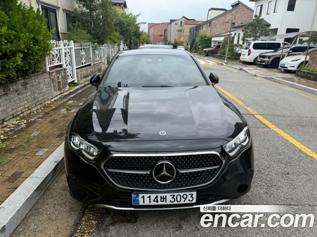 Mercedes-Benz E- W214 E200