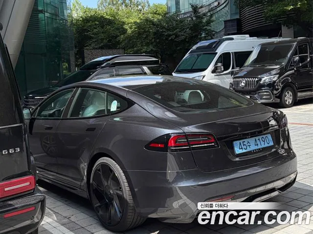 Tesla S AWD