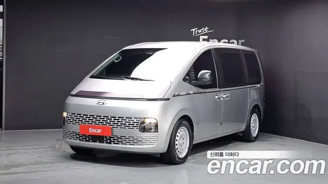 Hyundai Staria 2WD