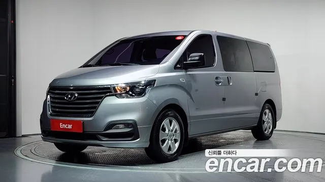 Hyundai The New Grand Starex 12