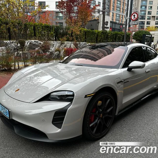 Porsche Taycan GTS