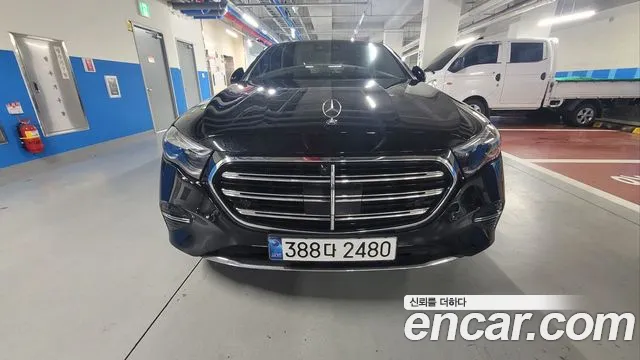Mercedes-Benz E- W214 E300 4MATIC Exclusive
