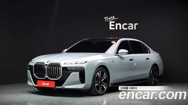 BMW 7 (G70) 750e xDrive M