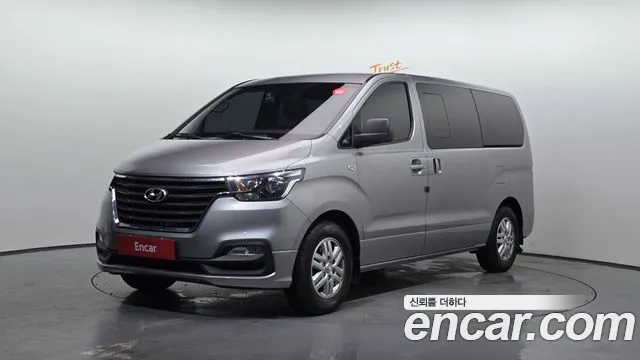 Hyundai The New Grand Starex 5