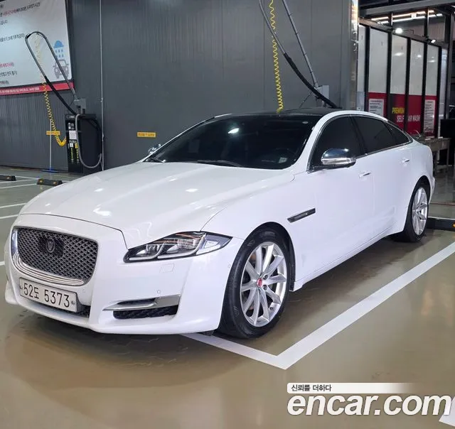 Jaguar All New XJ 3.0D Premium LWB X351