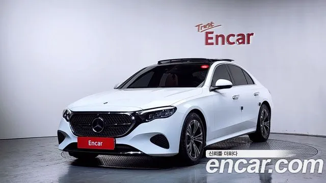 Mercedes-Benz E- W214 E200