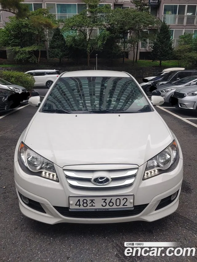 Hyundai Avante Hybrid HDeI Base