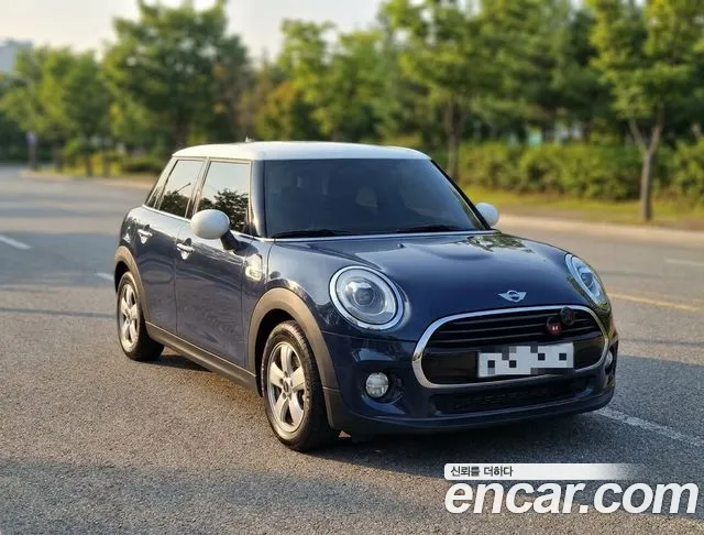 MINI Cooper D 5 Mid 3