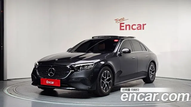 Mercedes-Benz E- W214 E200