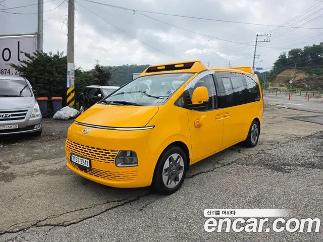 Hyundai Staria L3.5 11