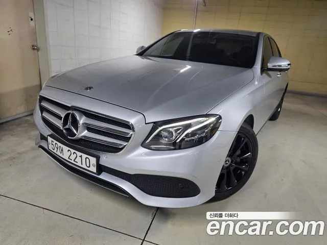 Mercedes-Benz E- W213 E300 4MATIC