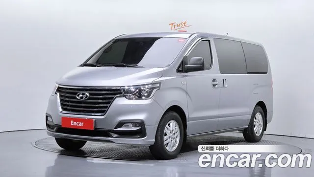 Hyundai The New Grand Starex 3