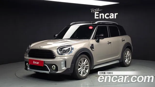 MINI Cooper Countryman 2