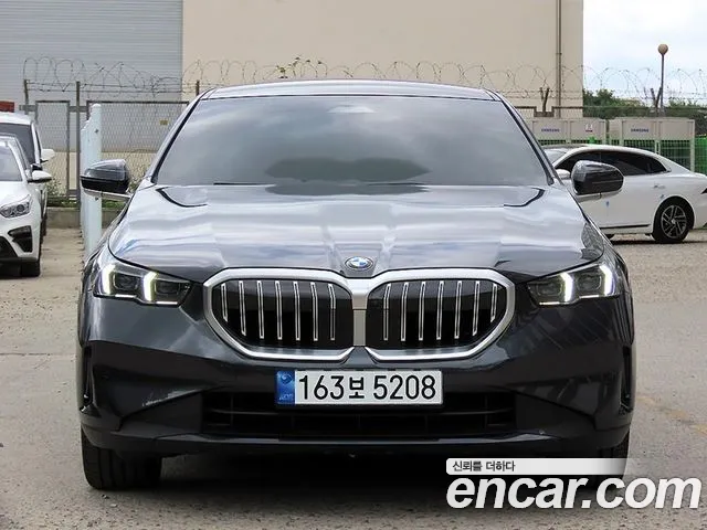 BMW 5 (G60) 520i