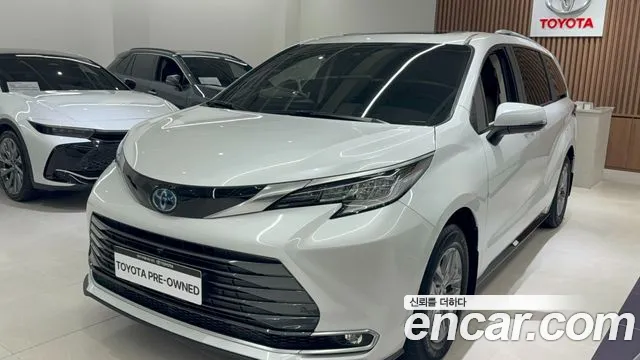 Toyota 4 2.5 Hybrid AWD