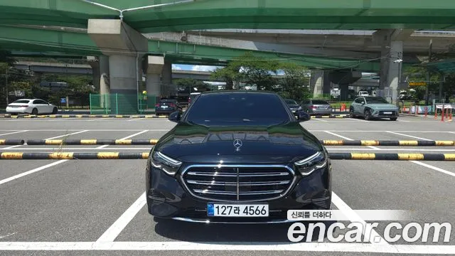 Mercedes-Benz E- W214 E300 4MATIC Exclusive