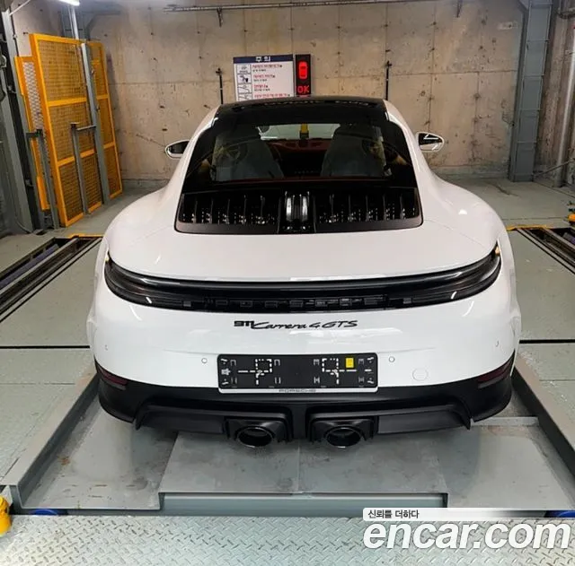 Porsche 911 (992) 4 GTS