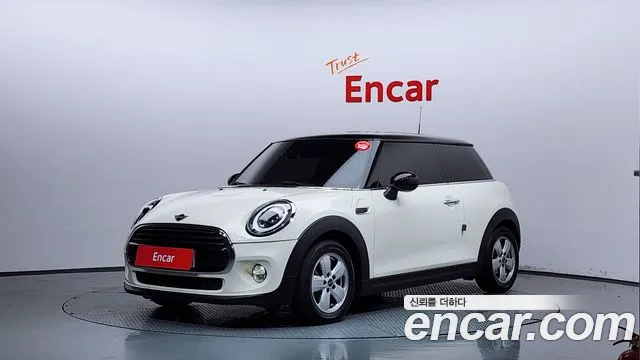 MINI Cooper Base 3