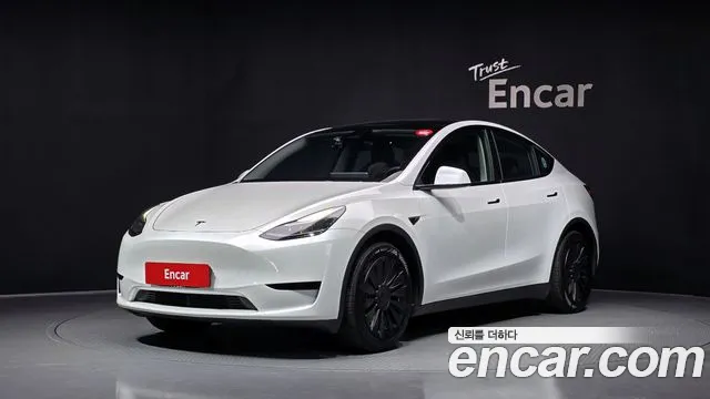 Tesla Y RWD