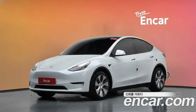 Tesla Y AWD