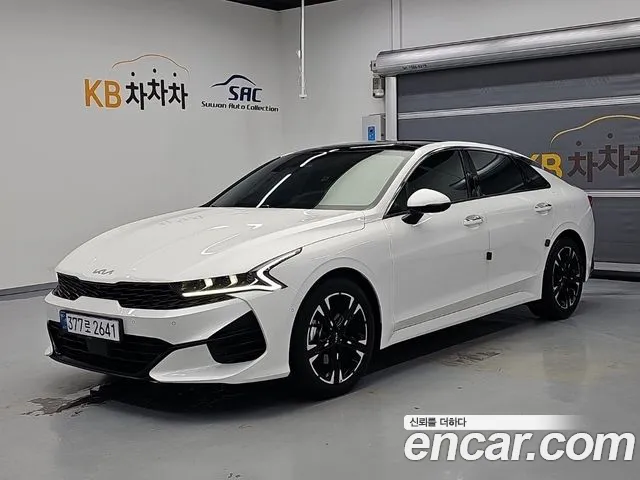 Kia K5 III 2.0 Signature