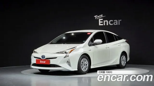 Toyota Prius 4 1.8 E
