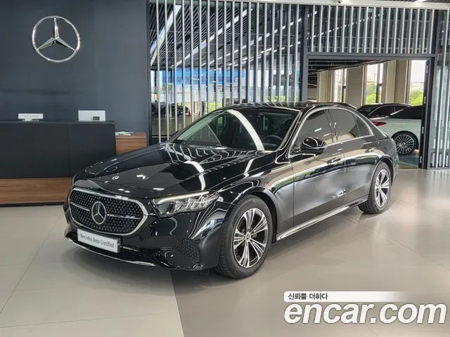 Mercedes-Benz E- W214 E200