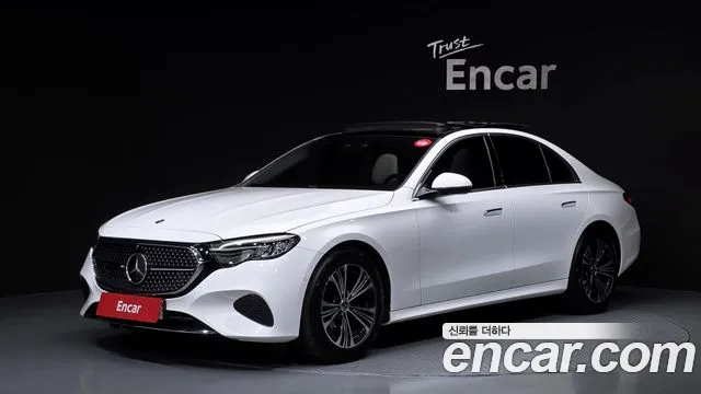Mercedes-Benz E- W214 E200