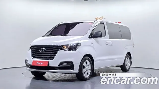 Hyundai The New Grand Starex 12