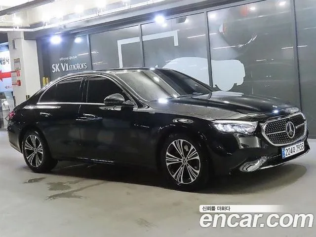 Mercedes-Benz E- W214 E200
