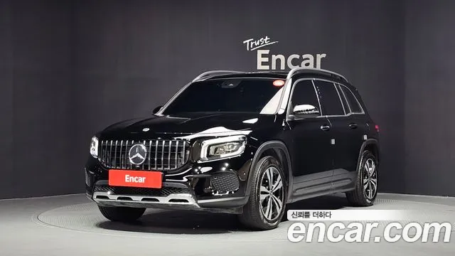 Mercedes-Benz GLB- X247 GLB220