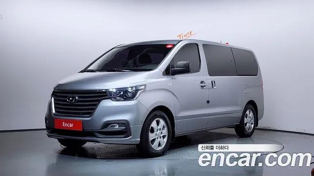 Hyundai The New Grand Starex 12