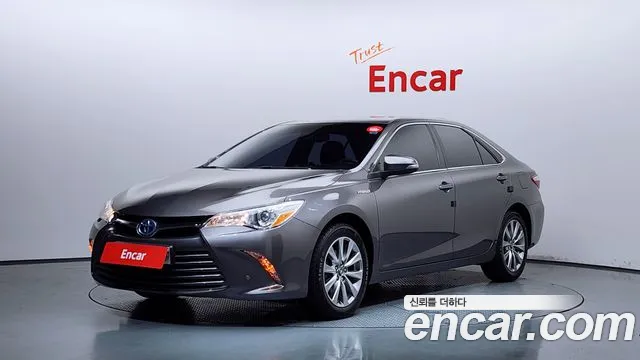 Toyota Camry Hybrid LE