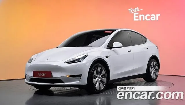 Tesla Y AWD