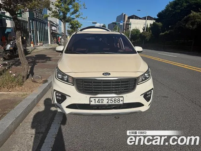 Kia The New Carnival 9 Noblesse