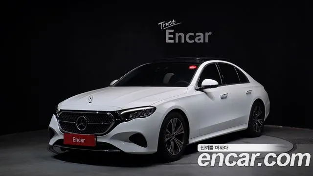 Mercedes-Benz E- W214 E200
