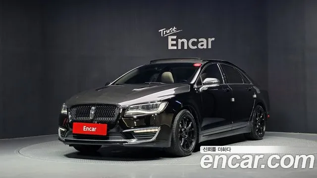 Lincoln MKZ Hybrid 2