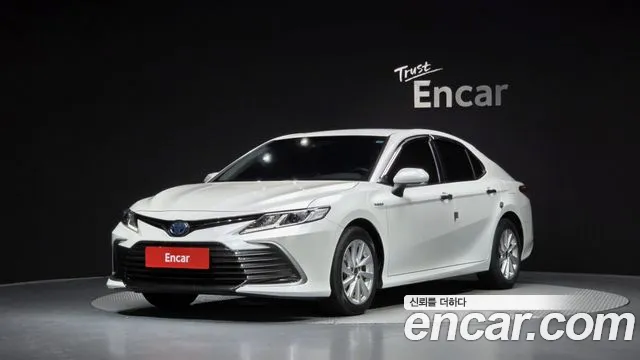 Toyota Camry (XV70) 2.5 LE Hybrid