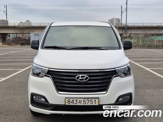 Hyundai The New Grand Starex 3