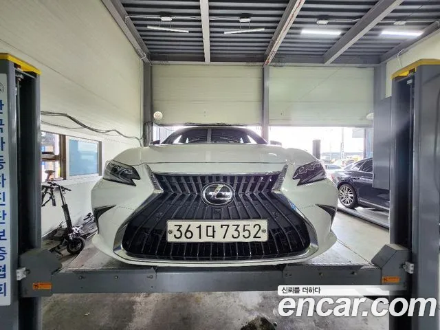 Lexus ES300h 7