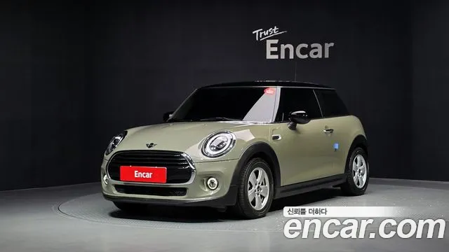 MINI Cooper Base 3