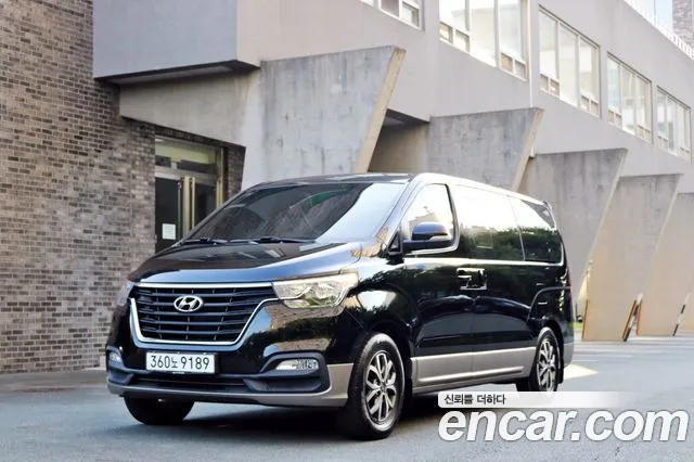 Hyundai The New Grand Starex 9 Premium