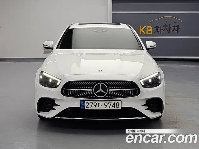 Mercedes-Benz E- W213 E220d 4MATIC AMG Line