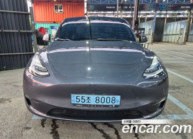 Tesla Y AWD